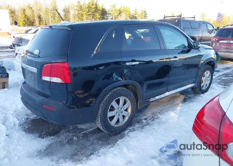 2013 Kia Sorento Lx z USA, uszkodzony, nr VIN 5XYKT3A16DG415011